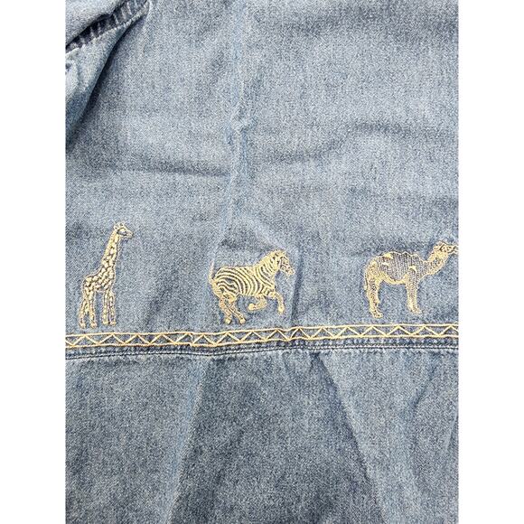 Vintage 90s Cabin Creek Denim Button Up Shirt Size L Blue Embroidered Animals - Picture 3 of 12
